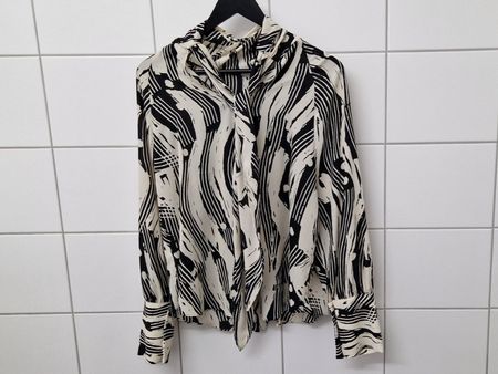 Zara Bluse (mit Schleife) Gr. S schwarz/beige - NEU