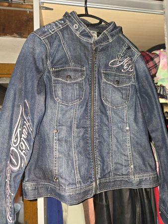 Damen Jeansjacke Harley Davidson Grösse M mit Stickerei