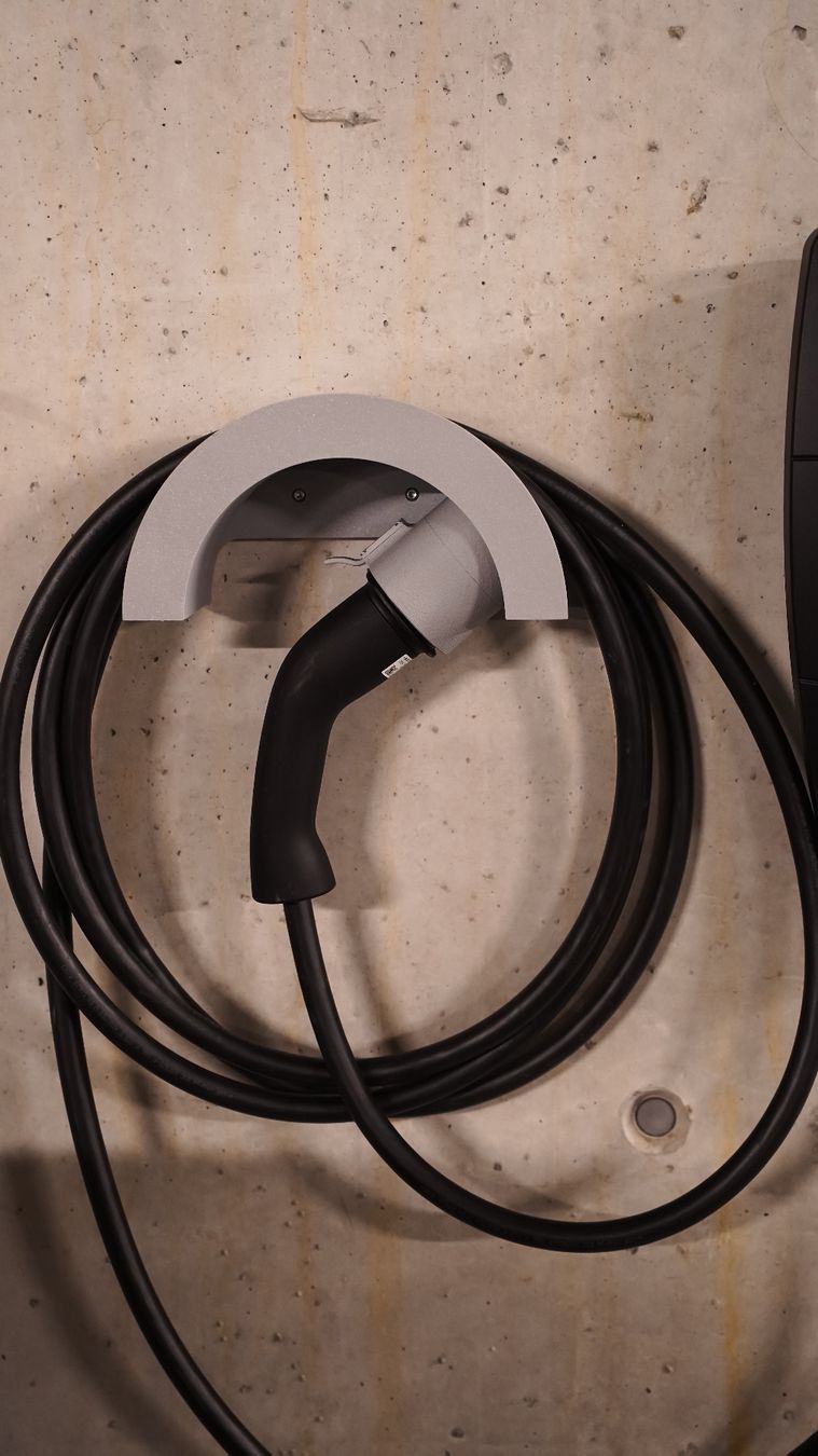 Altro Materiale elettrico: Kabelhalter für Typ 2 Ladekabel - Stecker seitlich – Nuovo (secondo la descrizione) da Kerns venduto da Phil.zi 1