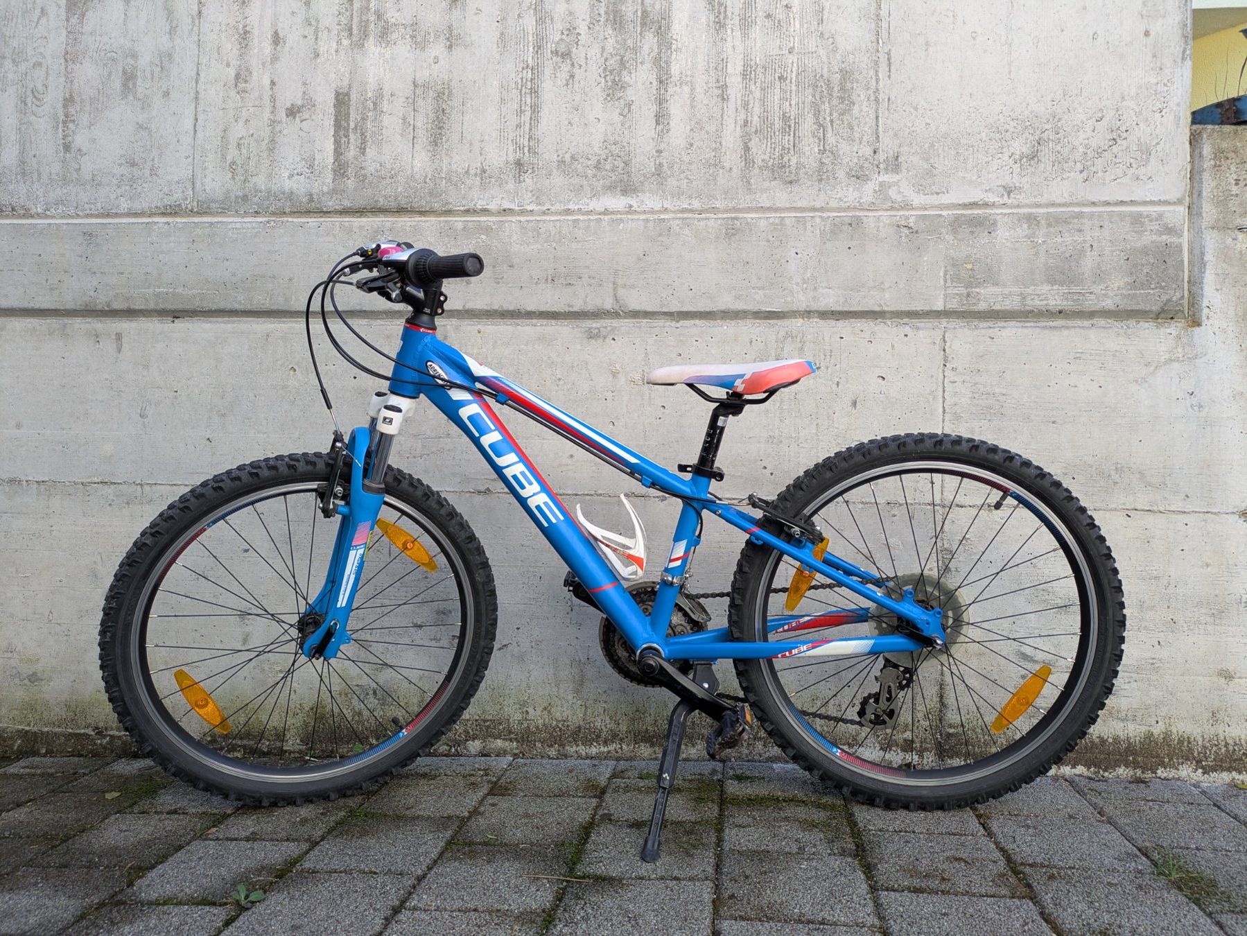 Cube Biciclette: Cube Kid 240 blue' n'white' n' flashred 24'' – Usato da Kriens venduto da jaku