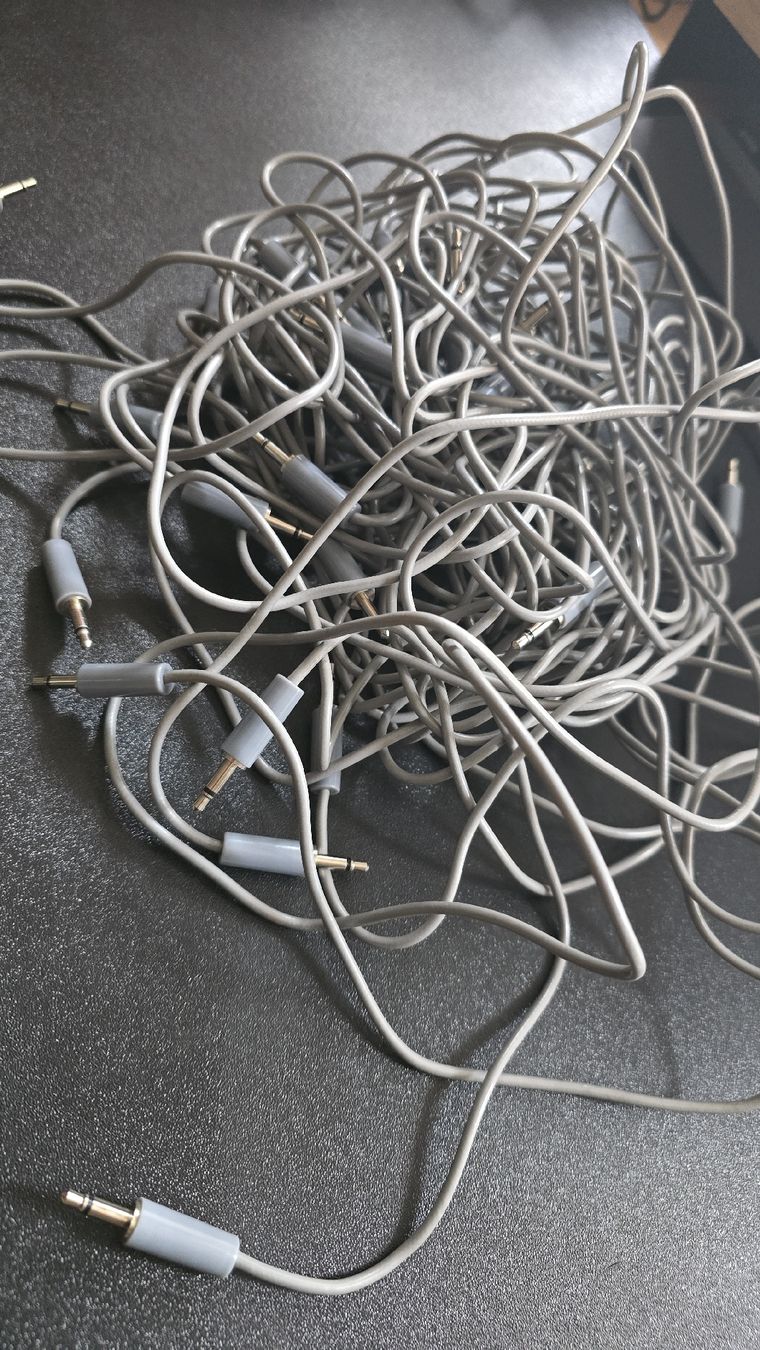 Kabel: 1 haufen Patchkabel – Gebraucht aus Volketswil von SapereAude