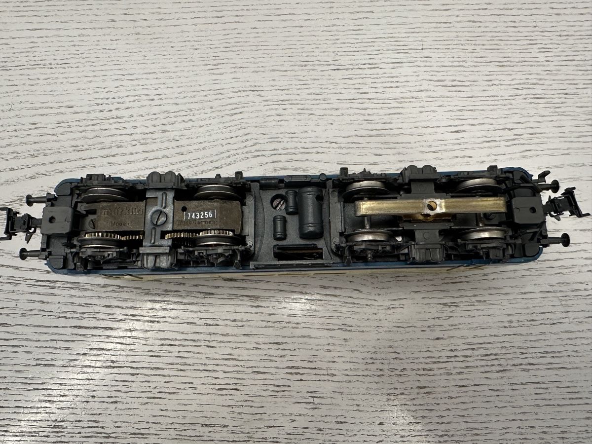 Märklin Modellini di ferrovie: Märklin 3042 DB BR 111 – Usato da Lupsingen venduto da New-Haven 5