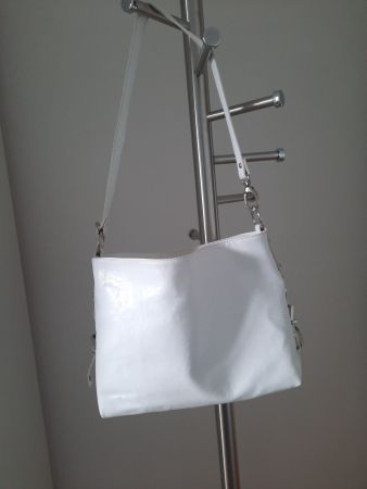 Weisse Ledertasche