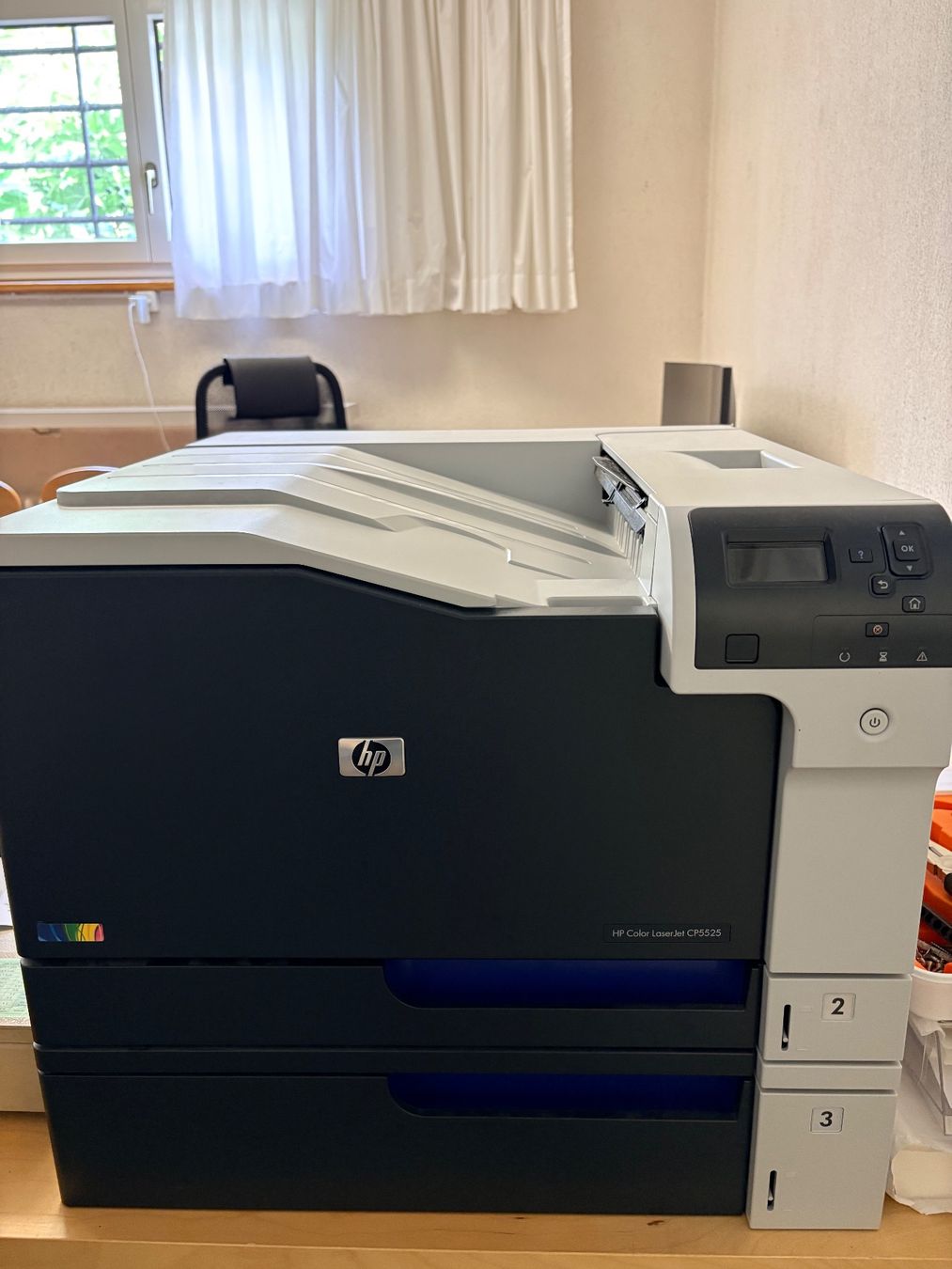 Hewlett Packard Stampanti: HP Color LaserJet CP5525 Drucker gebraucht – Usato da Brunnen venduto da Piacello