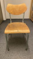 Vintage Holzstuhl mit Metallgestell