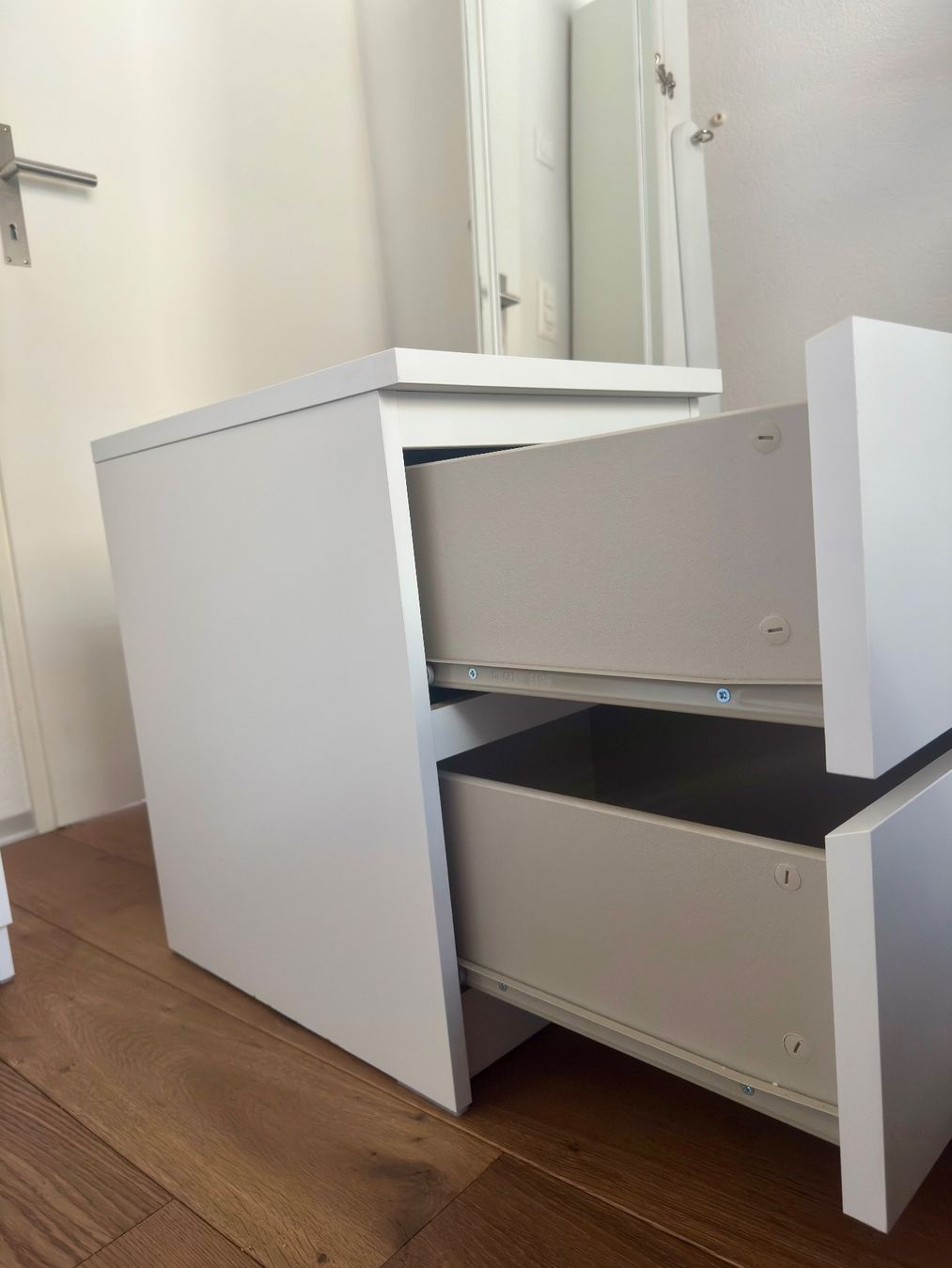 Ikea Comodini: Ikea Malm Nachttisch – Usato da Stettlen venduto da t.rentsch 4