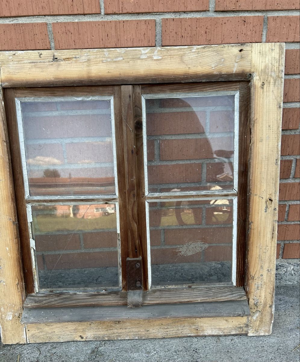 Finestre: Ein echtes Schmuckstück altes Stall Fenster  – Usato da Gwatt (Thun) venduto da ate_6ng8 3