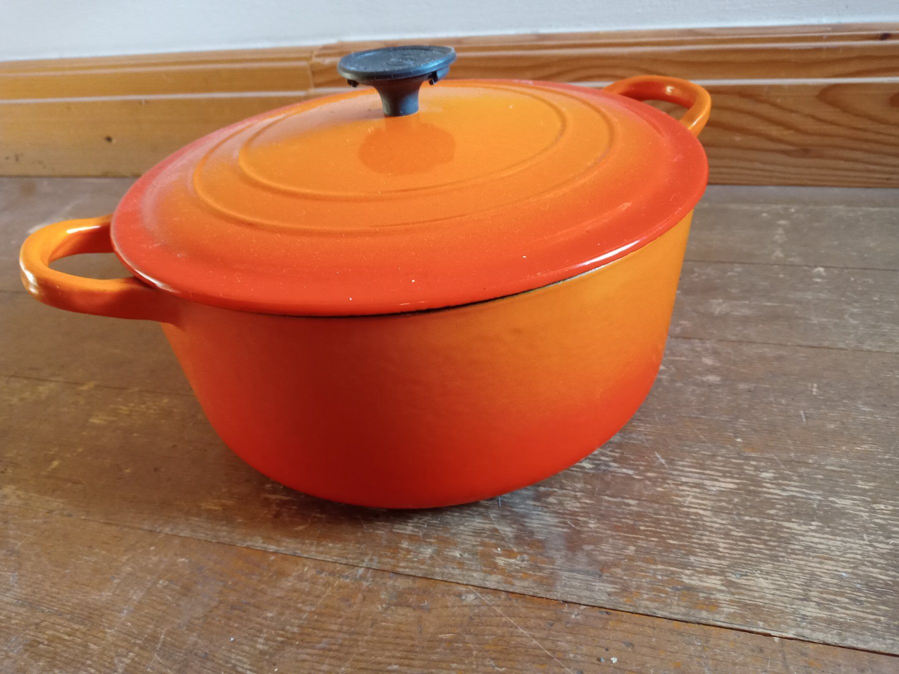 Le Creuset Pentole: Gusseisentopf mit Deckel 22 cm Le Creuset – Usato da Prez-vers-Siviriez venduto da Monija70 1