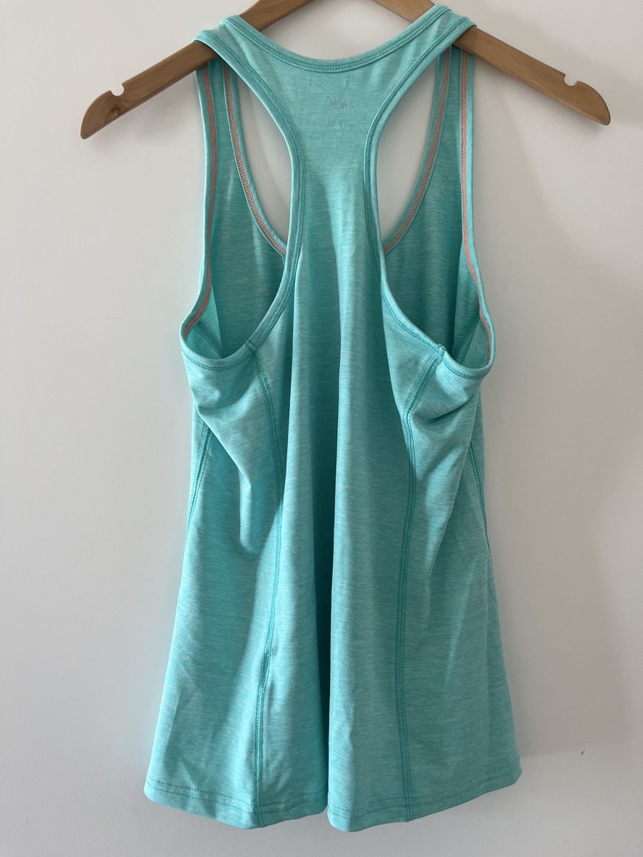 H&M Tops: Damen Tanktop hellblau  – D'occasion à Allschwil par MaloseS08 2