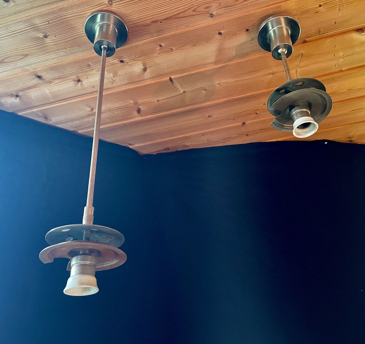 Lampadari & plafoniere: Ensemble de suspensions opaline, année 60 – Usato da Prez vers Siviriez venduto da Mistinguette 1