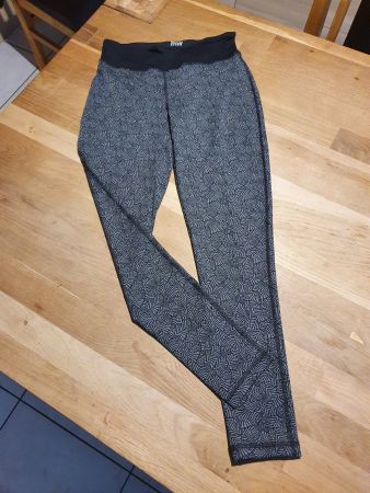 neu: (Sport-)Leggins Gr. M (40/42)