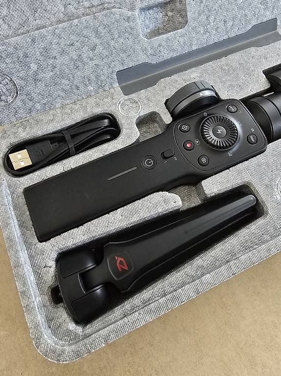 Zhiyun Staffe: Zhiyun Smooth 4 Smartphone-Gimbal – Usato da Rickenbach b. Wil venduto da Kth_v8 2