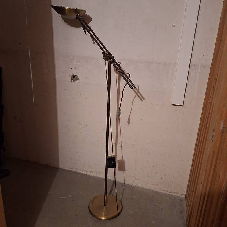Lampen: Stehlampe – Gebraucht aus Ermatingen von arr_7yxq 1