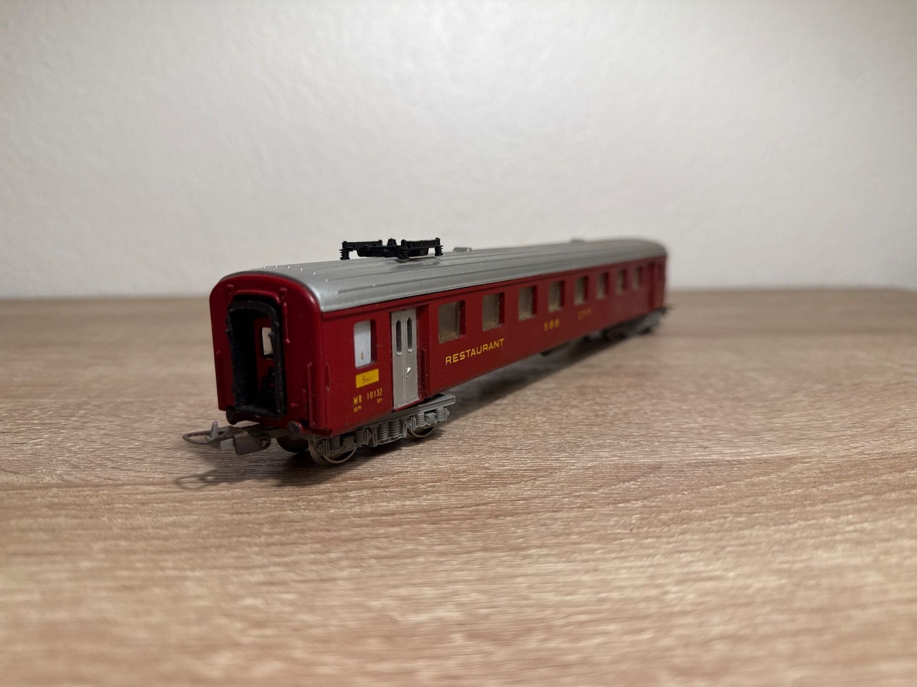Lima Modellini di ferrovie: Lima Speisewagen SBB H0 (6) – Usato da St-Aubin-Sauges venduto da Lo_Go 2