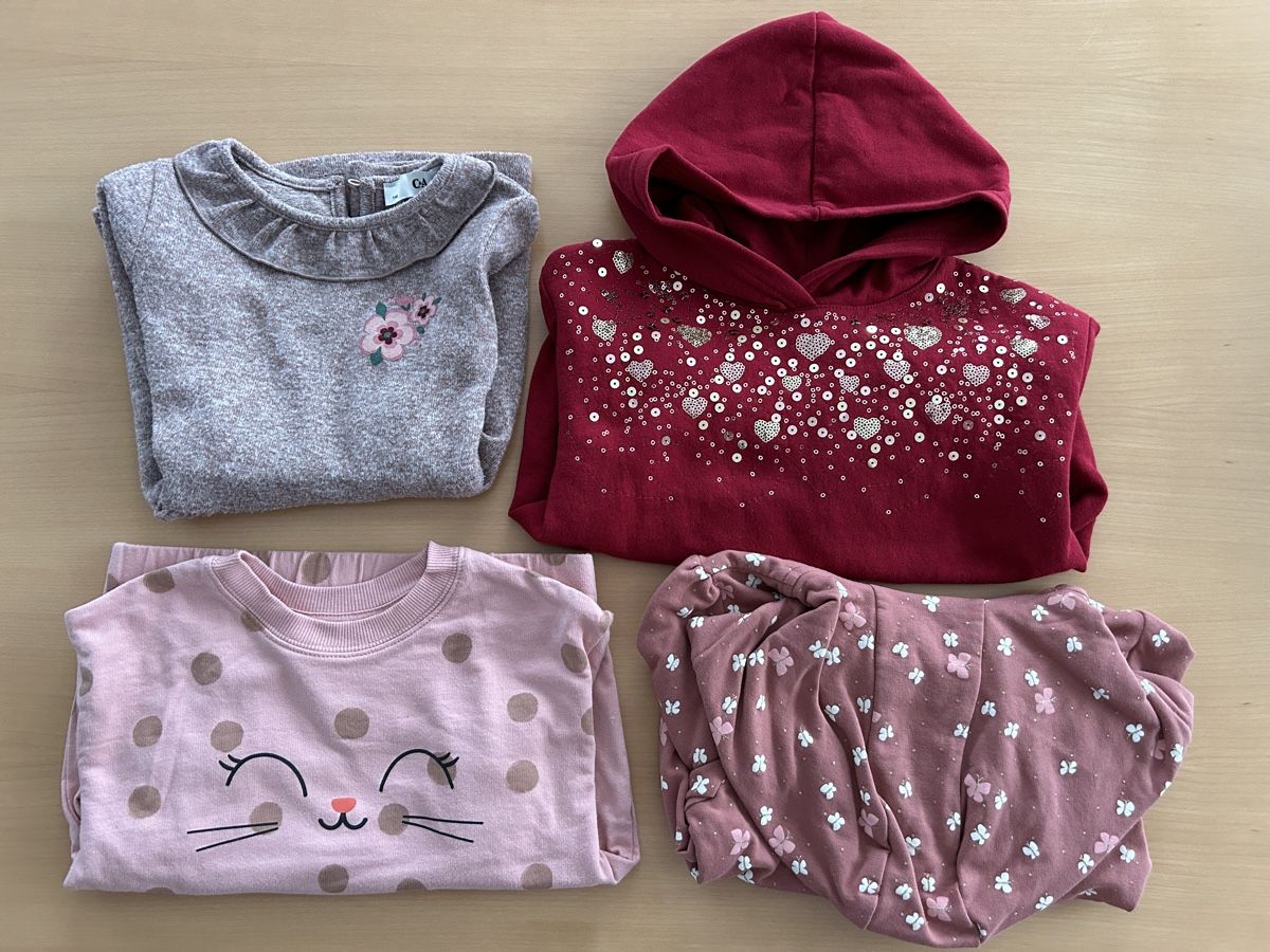 Pullover & Sweatshirts: 4 Mädchenpullover – Gebraucht aus Forch von CorinneB-K