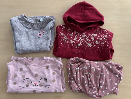 4 Mädchenpullover