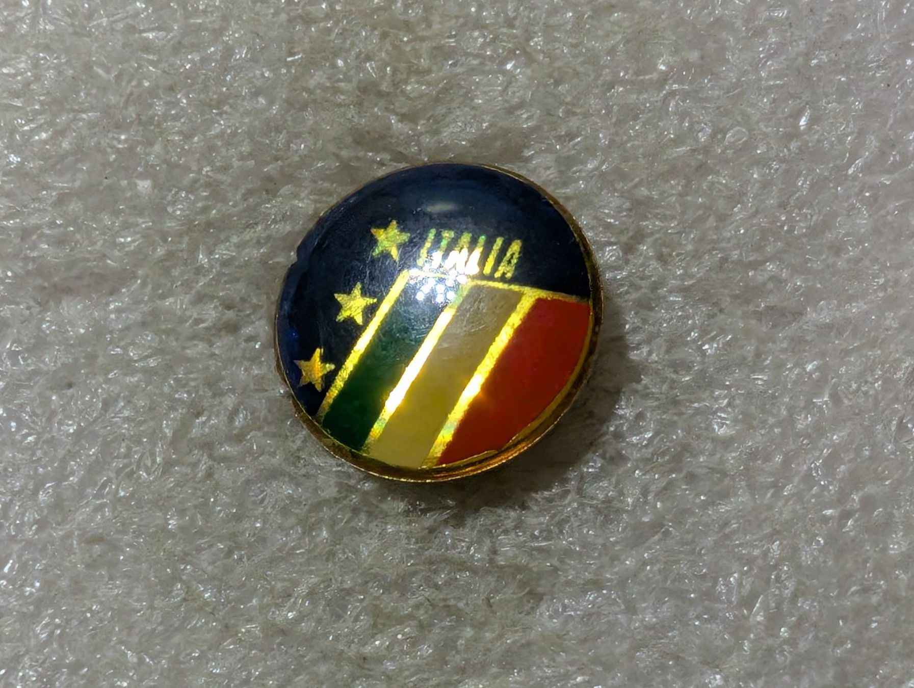 Placchette & Badge: Ansteckpin 100: Italia – Usato da Oppligen venduto da Pin-Fall-Shop
