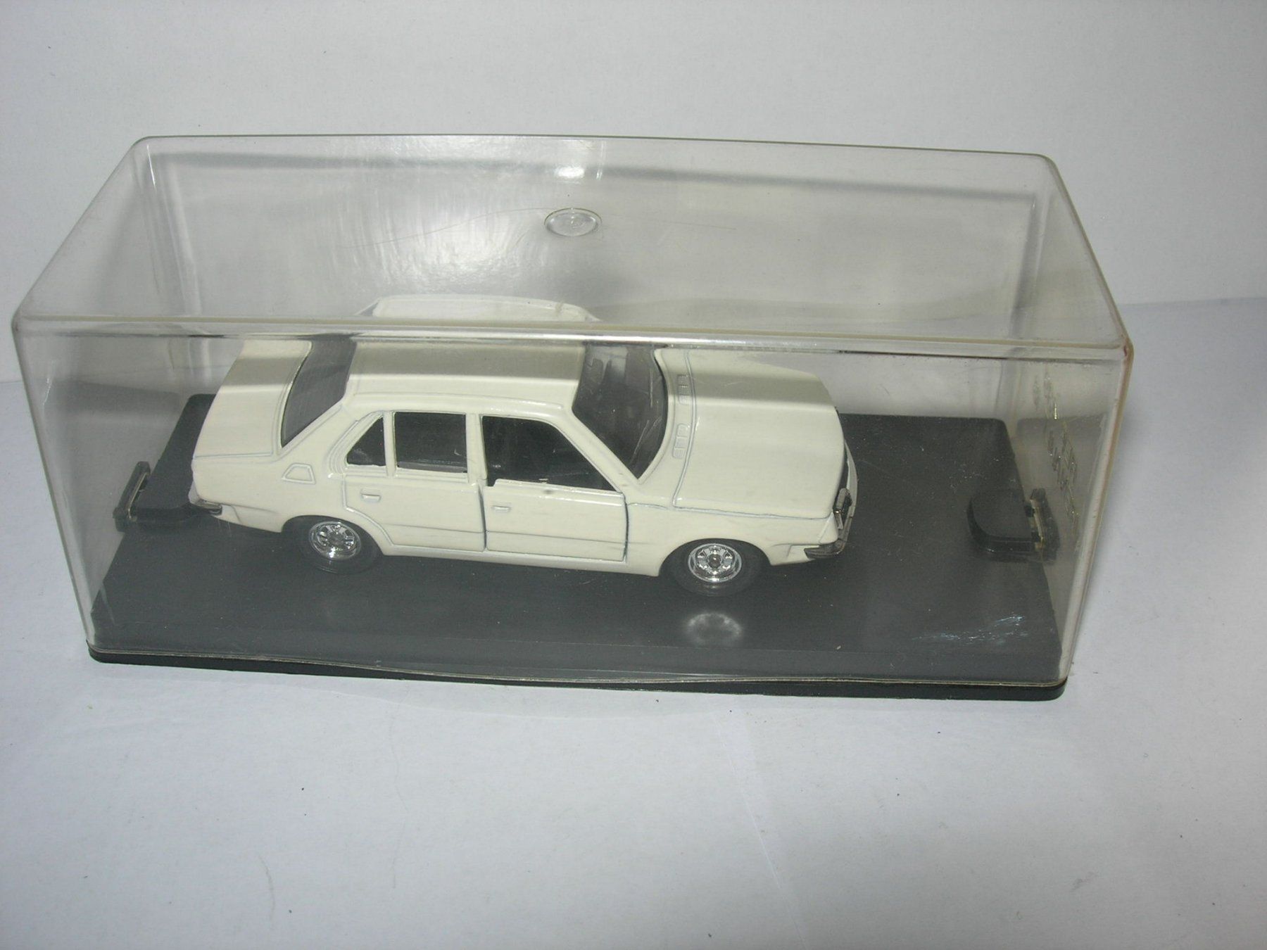 Citroën Modellini d'auto: Renault 18 * Verem 1: 43 – Nuovo (secondo la descrizione) da Hornussen venduto da Amw 6