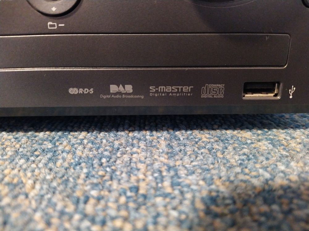 Sony CMTMX550i mit iPodDocking Station, CDs und DABRadio Kaufen