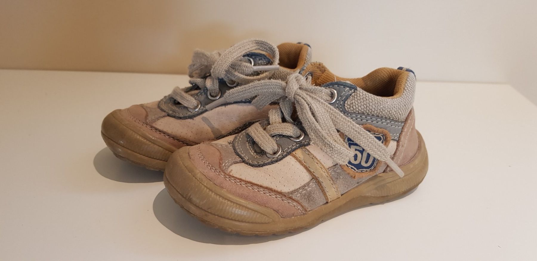 Schuhe für Jungen: Halbschuh, diverse Beigetöne, Gr. 22 – Gebraucht aus Dietikon von grafad
