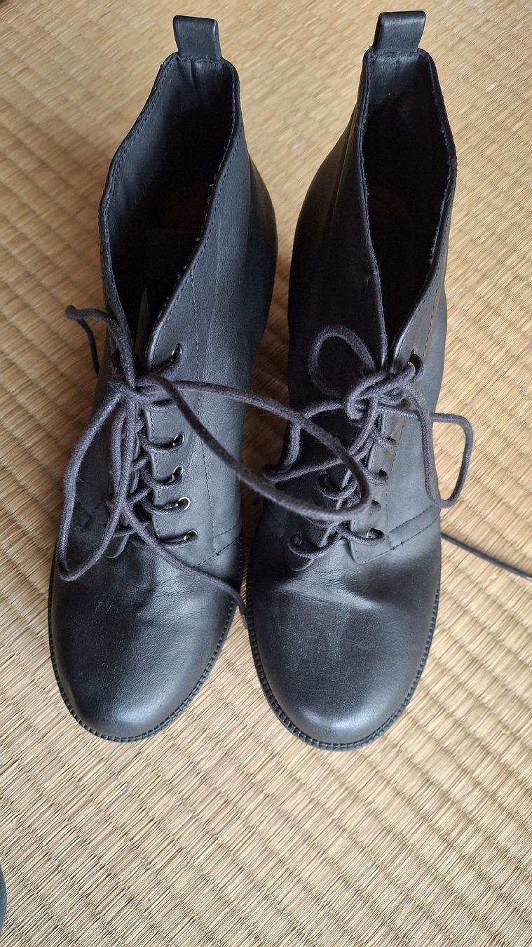Damenschuhe: Schwarze Schnürboots Gr. 39, Leder, Blockabsatz – Gebraucht aus Brienz BE von mondchatz1 6