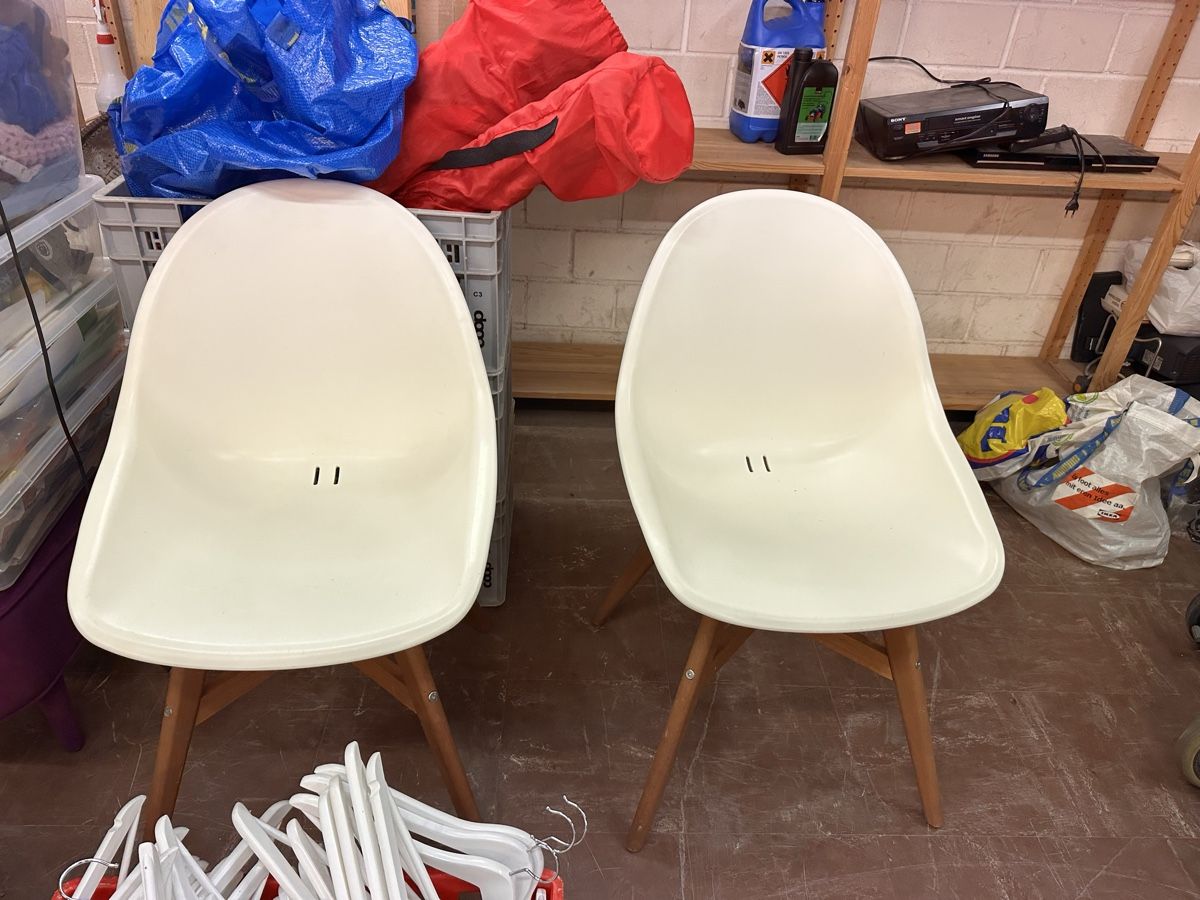 Sedie: 2 Ikea Hartschale Stühle – Usato da Riehen venduto da Hamohaustechnik