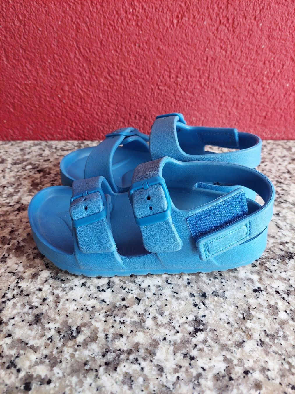 Scarpe per ragazzi: Badesandalen #28(29) – Usato da Stettlen venduto da Dolores1987
