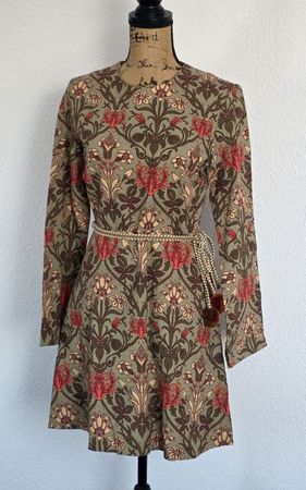 Zara Kleid mit Blumenmuster, Grösse S, Neu mit Etikett!