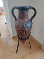 Rustikale Amphore mit Ständer, ideal für Haus und den Garten