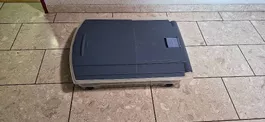 Sehr niedrige Aufbewahrungsbox "Rubbermaid" mit Räder