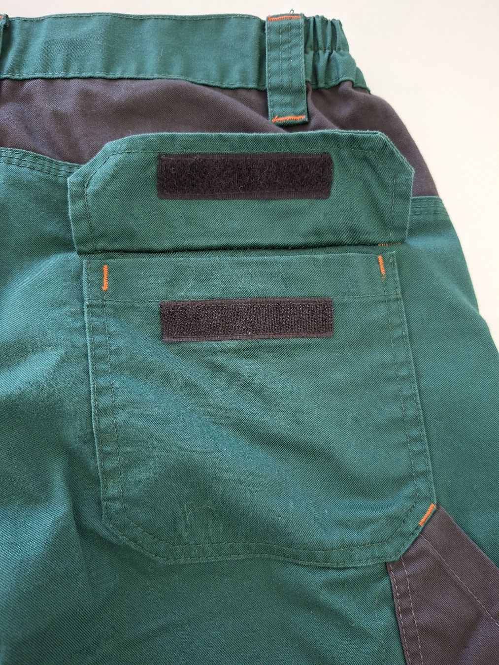 Pantaloni: Short WORKER taille M, couleur verte. Eté – Usato da Renens VD venduto da ser_j2fn 3