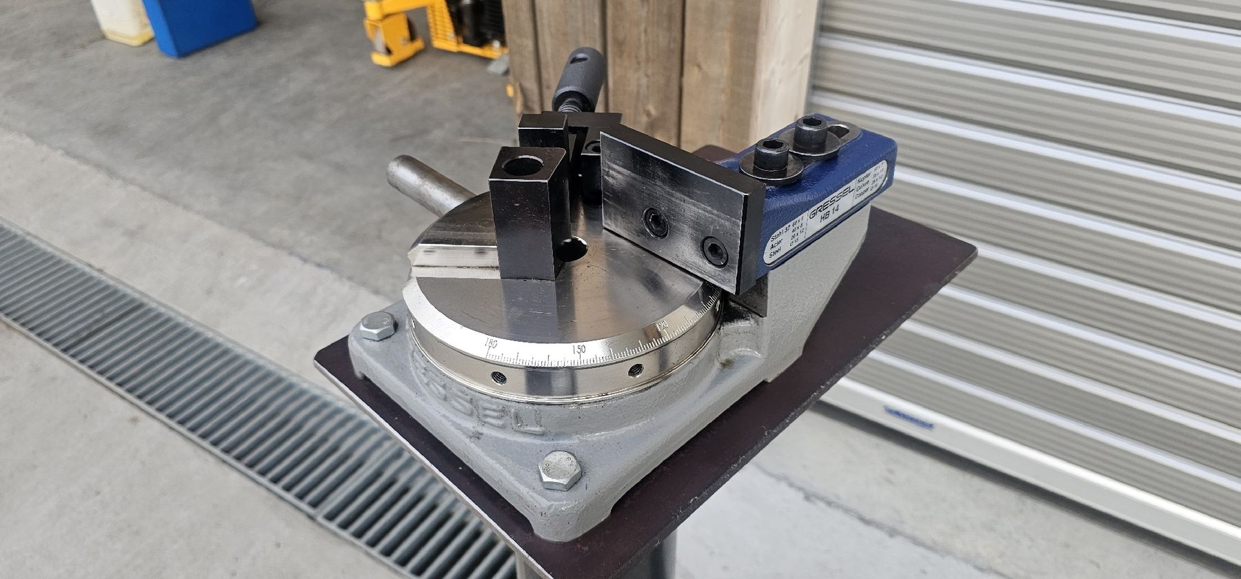 Tutte le macchine: Gressel HB 14 Biegemaschine  – Usato da Emmenbrücke venduto da inf_l8yf