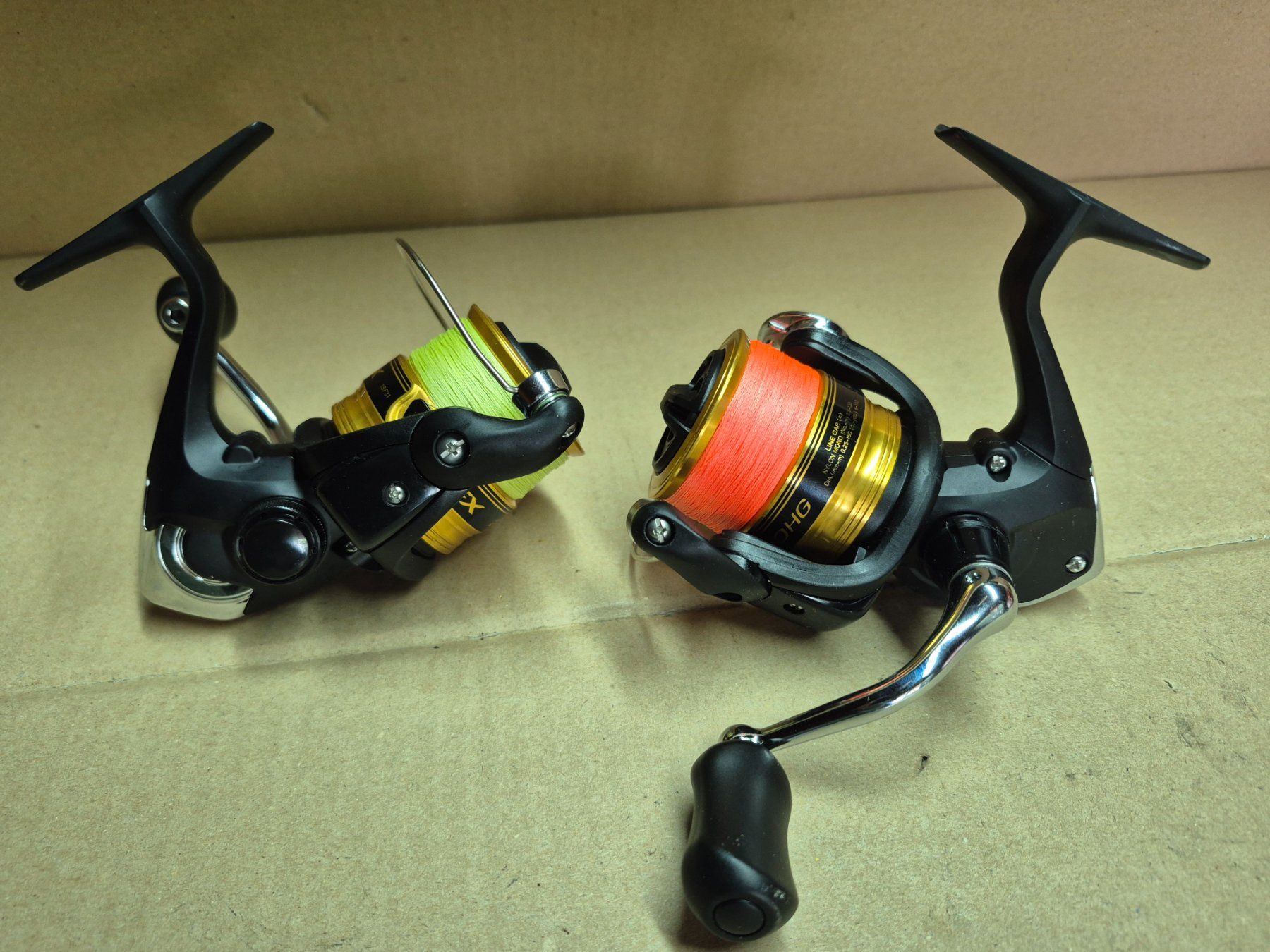 Tamburi & Mulinelli: 2 x SHIMANO FX HG 2500 mit Schnur – Nuovo e nell'imballaggio originale da Bigenthal venduto da FSB1 2