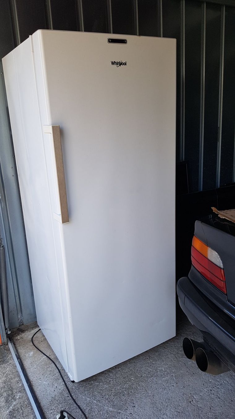Whirlpool Congelatori: ab CHF;1.- Gefrierschrank WHIRLPOOL Type: CV77 HEU – Difettoso da Biel / bienne venduto da Sarouch9 2