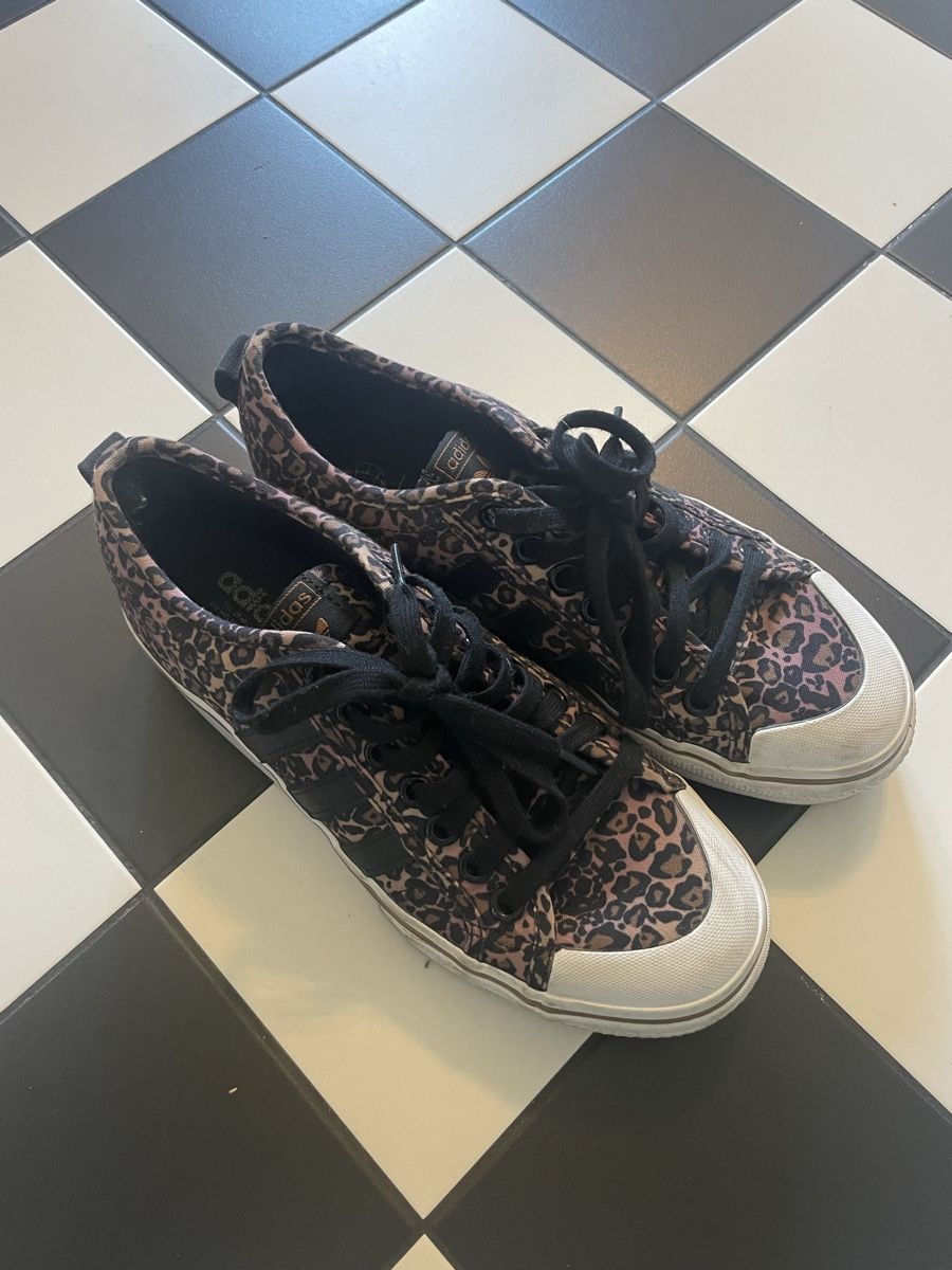 Adidas Scarpe da donna: Adidas Sneakers 40,5 – Usato da Uster venduto da mir_7bzy