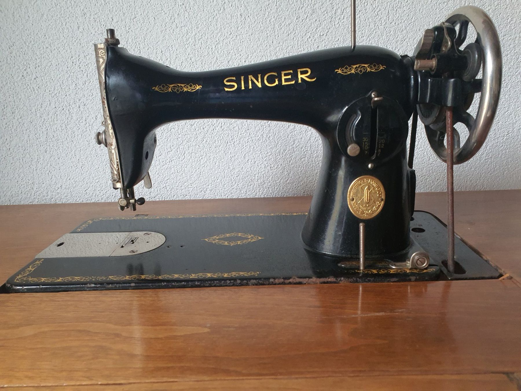 Singer Macchine da cucire: Antike versenkbare Nähmaschine – Usato da Egliswil venduto da zar02
