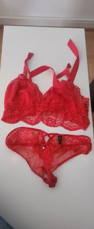 Rote Dessous Set, Grösse M, super Zustand