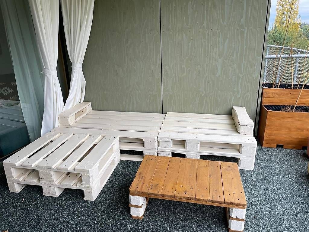 Sofas: Paletten-Ecksofa inklusive Sofatisch – Gebraucht aus Bern von Spabbeli 2