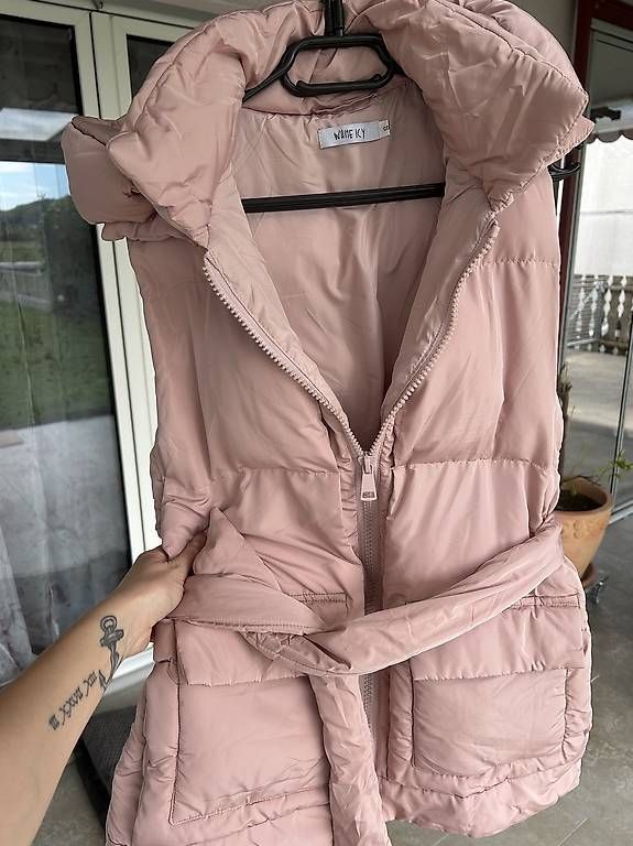 Gilet & Giacche senza maniche: Neues Gilet rose – Usato da Niederbuchsiten venduto da idontknow. 2