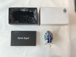 Œuf de décoration avec boîte à musique de Keren Kopal 