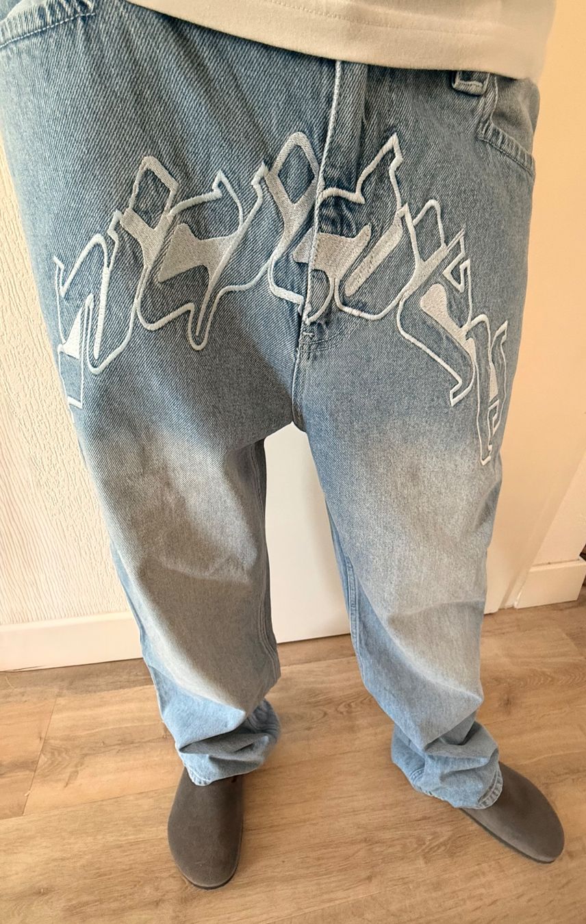 Jeans: Pantalon en jeans Vincinity brodé – Usato da Vich venduto da babou1972 3