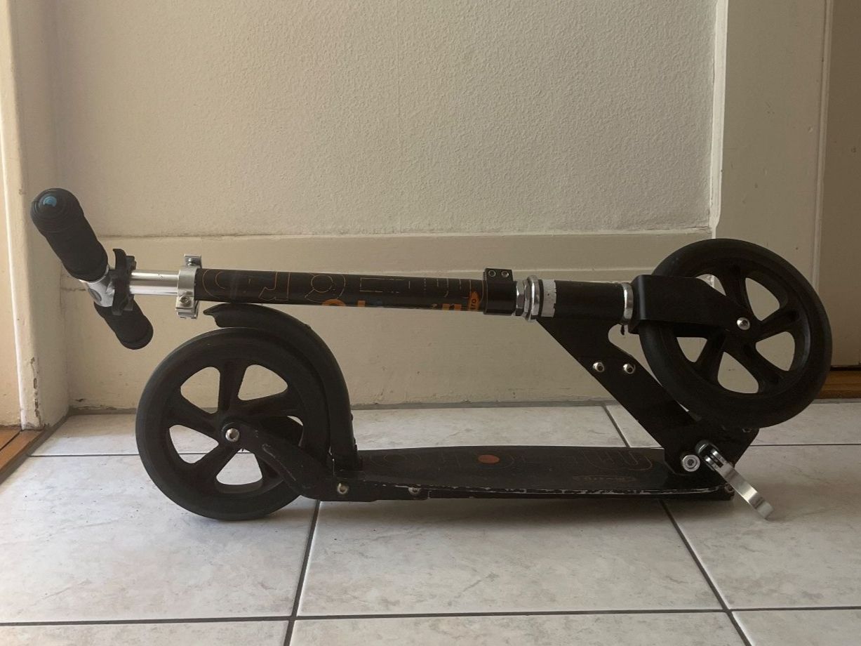 Micro Kickboard: Trottinette Micro Black – Gebraucht aus Vevey von Chrysil 3