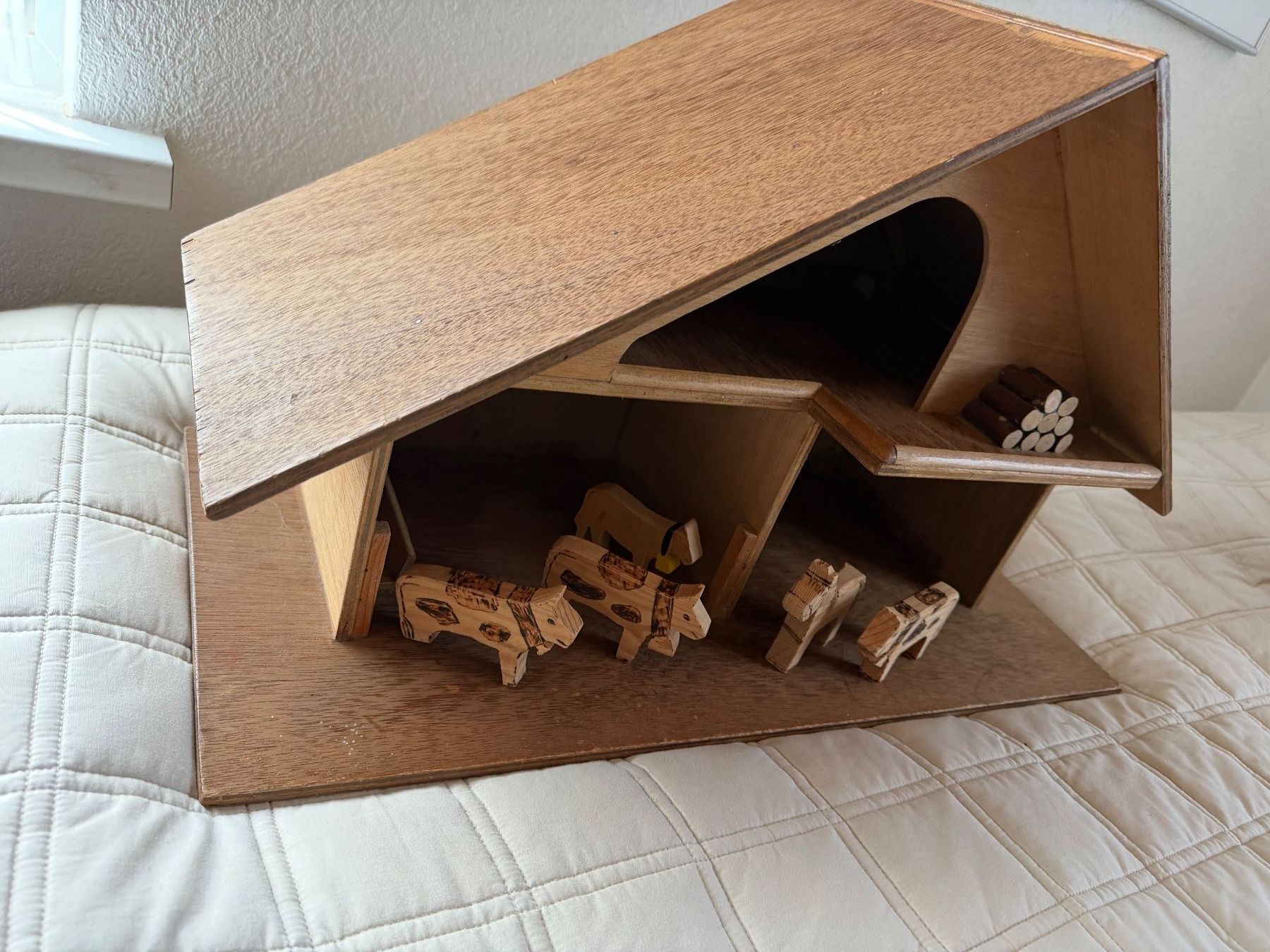 Jouets: Stall aus Holz – D'occasion à Sissach par gipsydaisy 1