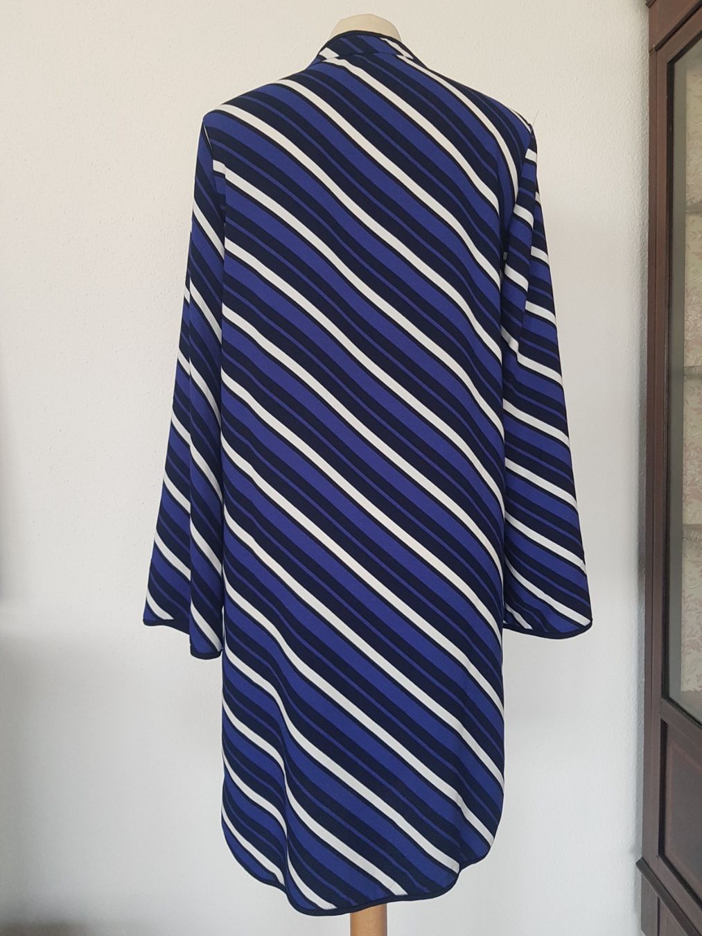 Mango Vestiti: NEUWERTIGES DAMENKLEID VON MANGO – Nuovo (secondo la descrizione) da Root venduto da LifestyleAccessoires 1