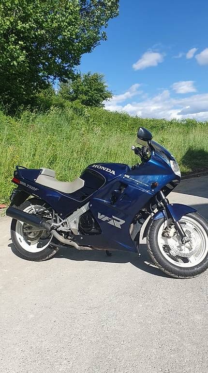 Strada: Honda VFR750 F, RC24 – Usato da Domat Ems venduto da Releib70