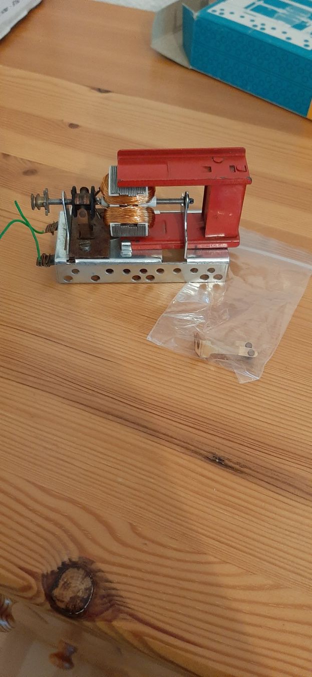 Trix Modellini di ferrovie: Trix - Motor mit Anleitung und Fleischmann - Antriebswelle – Usato da Wiesendangen venduto da pau_56xn 1