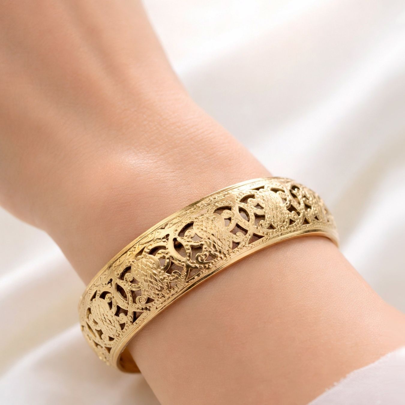 Bracciali & Braccialetti: Armreif Bangle 2,5cm Messing Celtic gold Indien – Nuovo e nell'imballaggio originale da Bad Salzdetfurth venduto da Weltenbummler-Shop 1