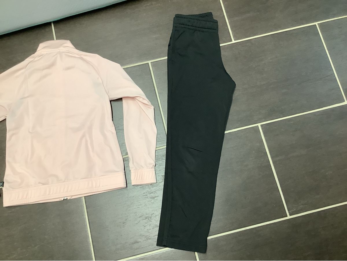 Puma Kleiderpakete & -sets: Mädchen Puma Trainer Gr.140 – Gebraucht aus Brugg AG von Sweety_pie 5