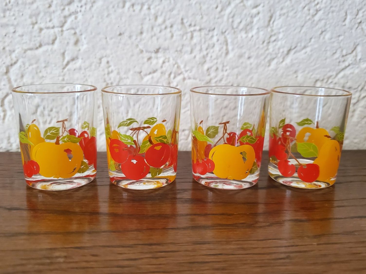 Gläser: 4 verres à liqueur décor fruits – Gebraucht aus Rennaz von La_malle_du_dauphin 3