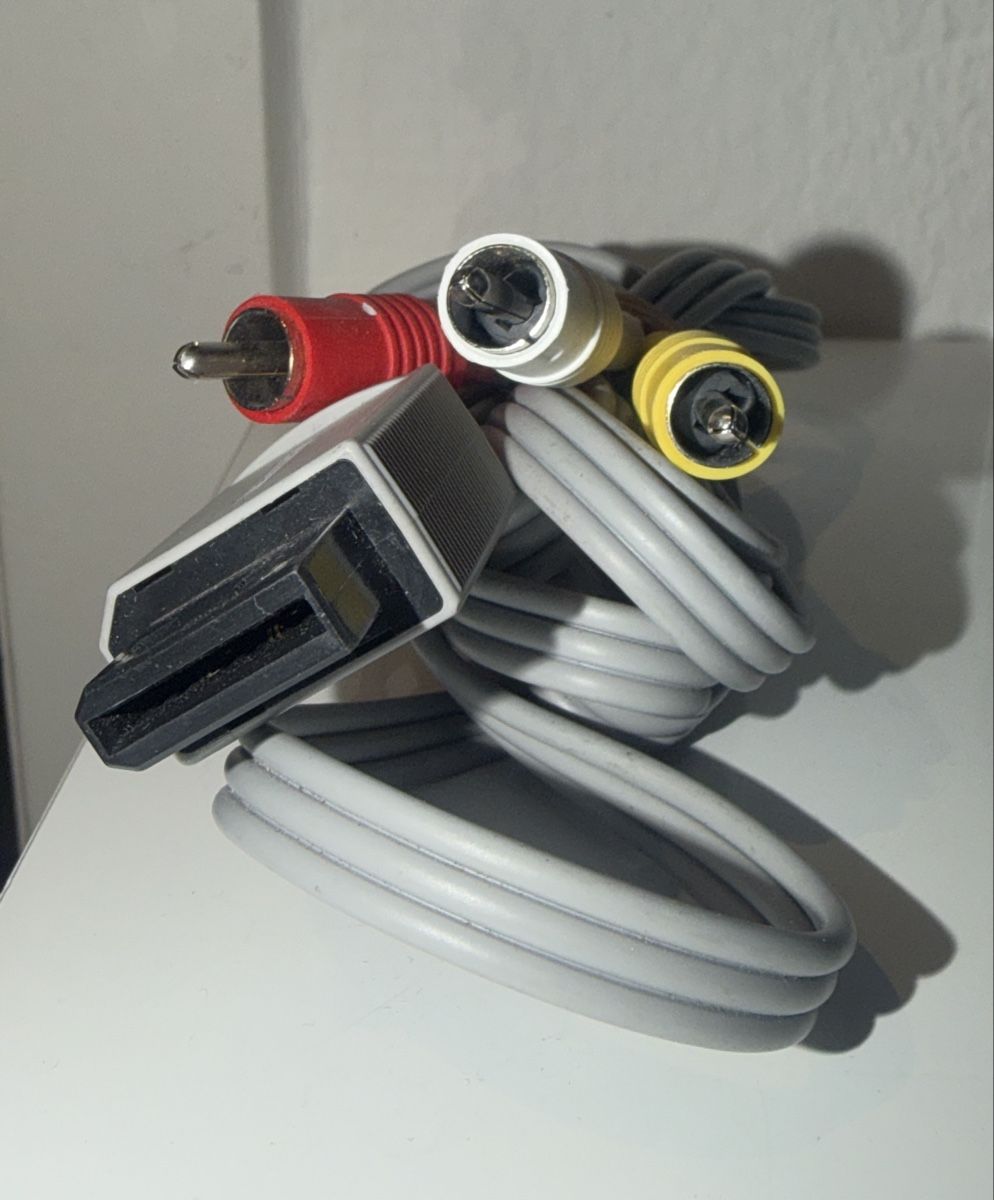 Nintendo Cavi: Nintendo AV Kabel – Usato da Adliswil venduto da ene_8kn2 1